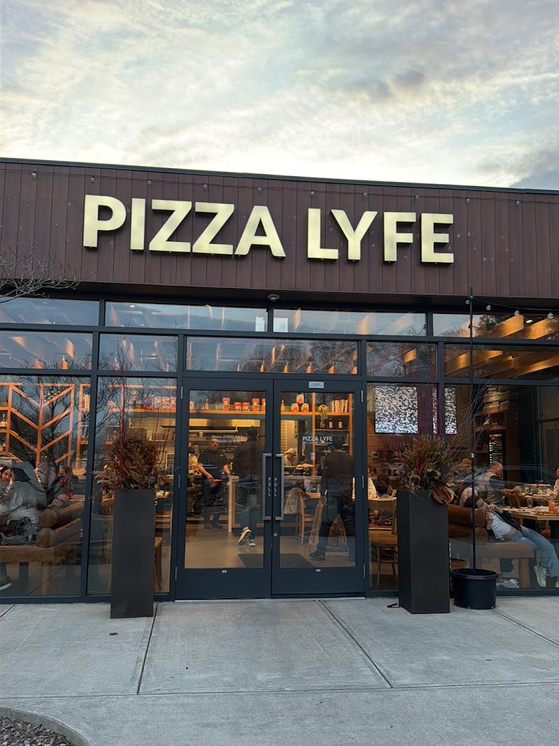 Pizza Lyfe Westport photo 4