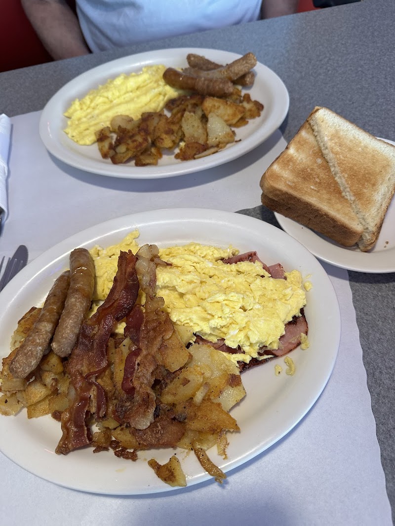 Pop’s Classic Diner photo 2
