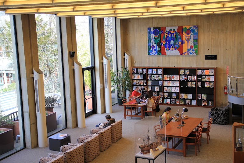 Port Washington Public Library photo 5