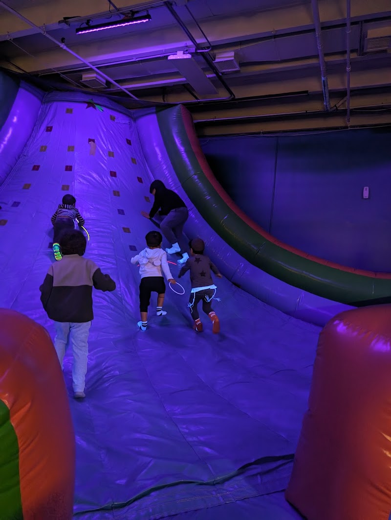 Pump It Up Great Neck Kids Birthdays and More photo 5