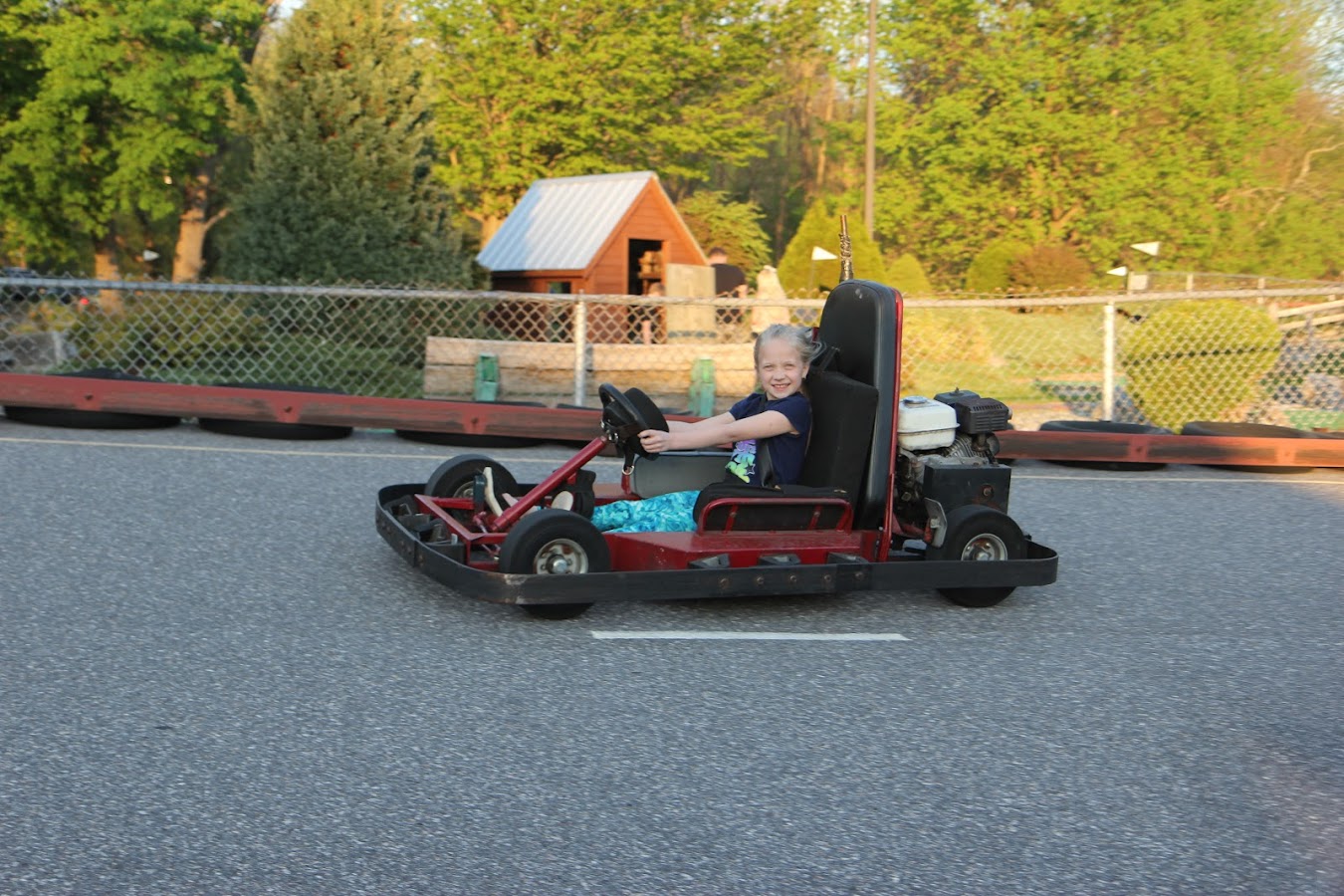 R & B Sports World photo 1