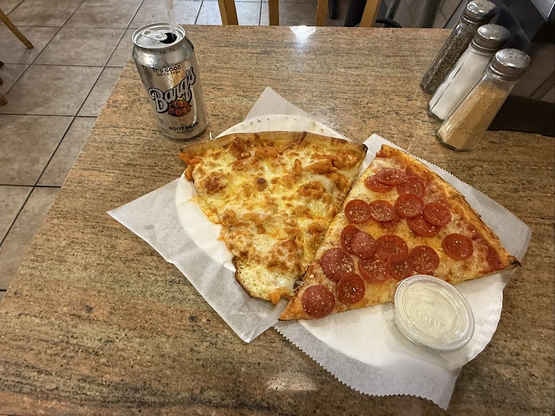 Regina Pizzeria photo 4