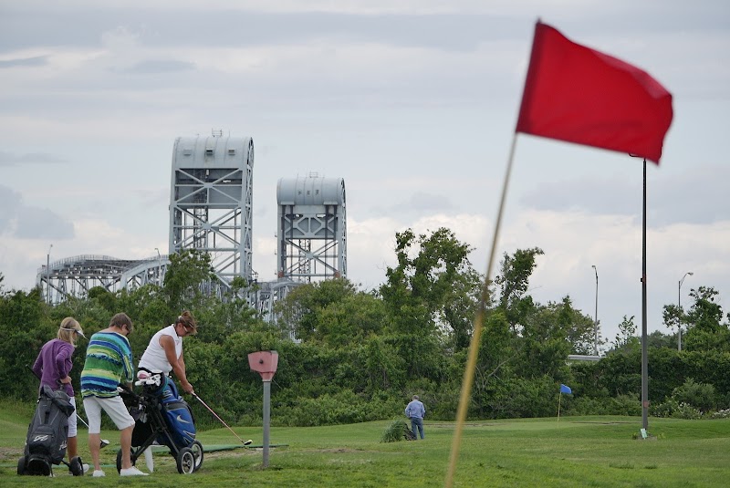 Riis Park Par 3 Golf Course photo 1