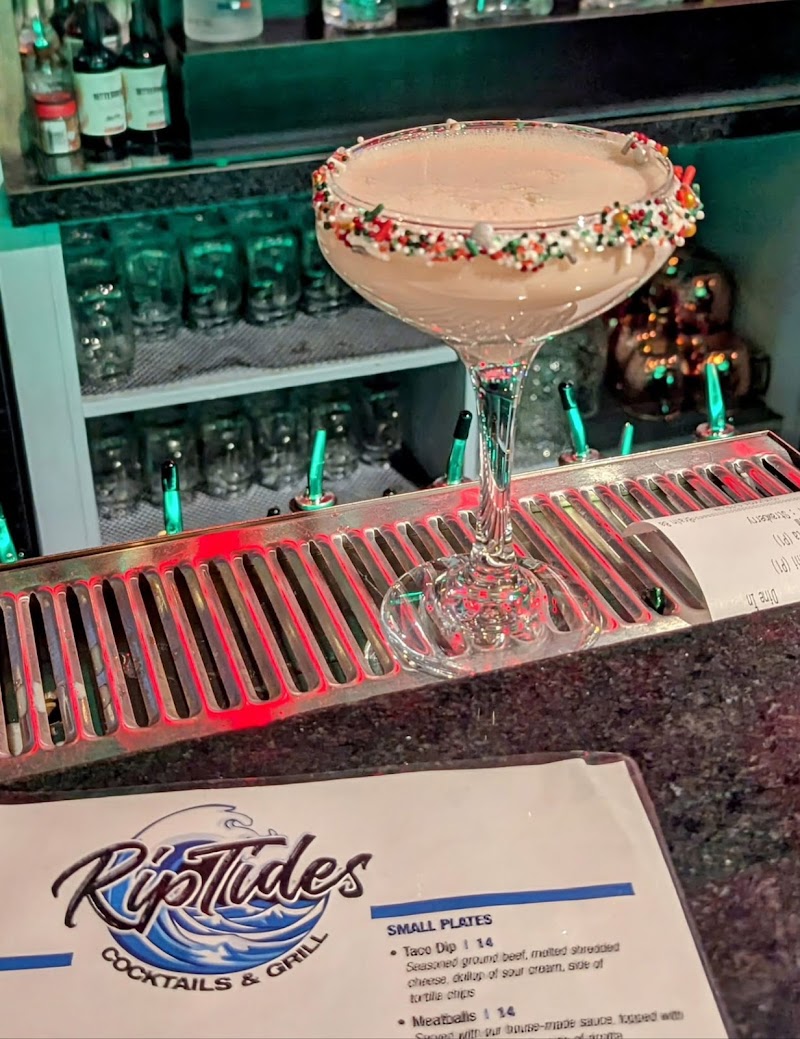 RipTides Cocktails and Grill photo 5
