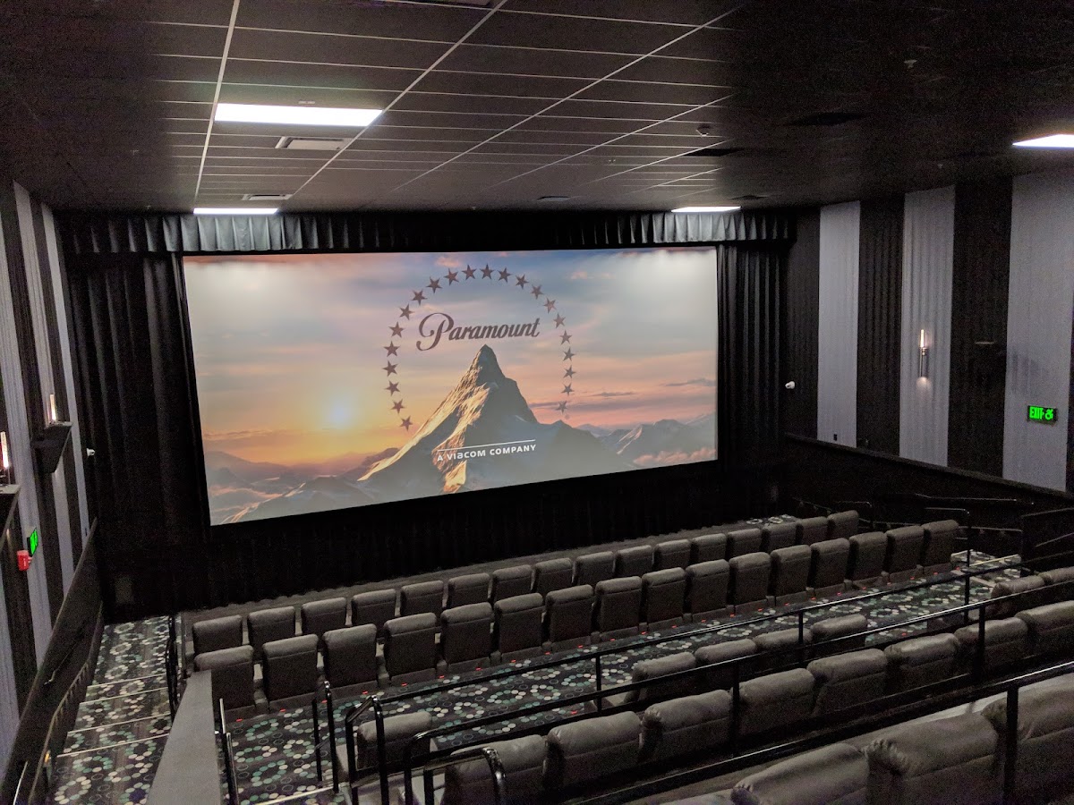 Riverview Cinemas 8 & Playhouse photo 1