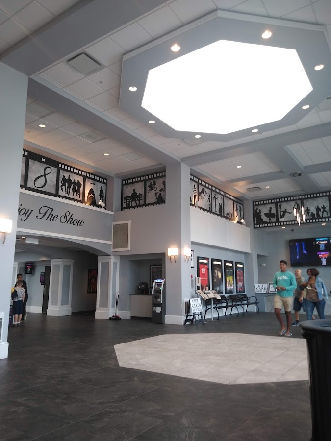 Riverview Cinemas 8 & Playhouse photo 3