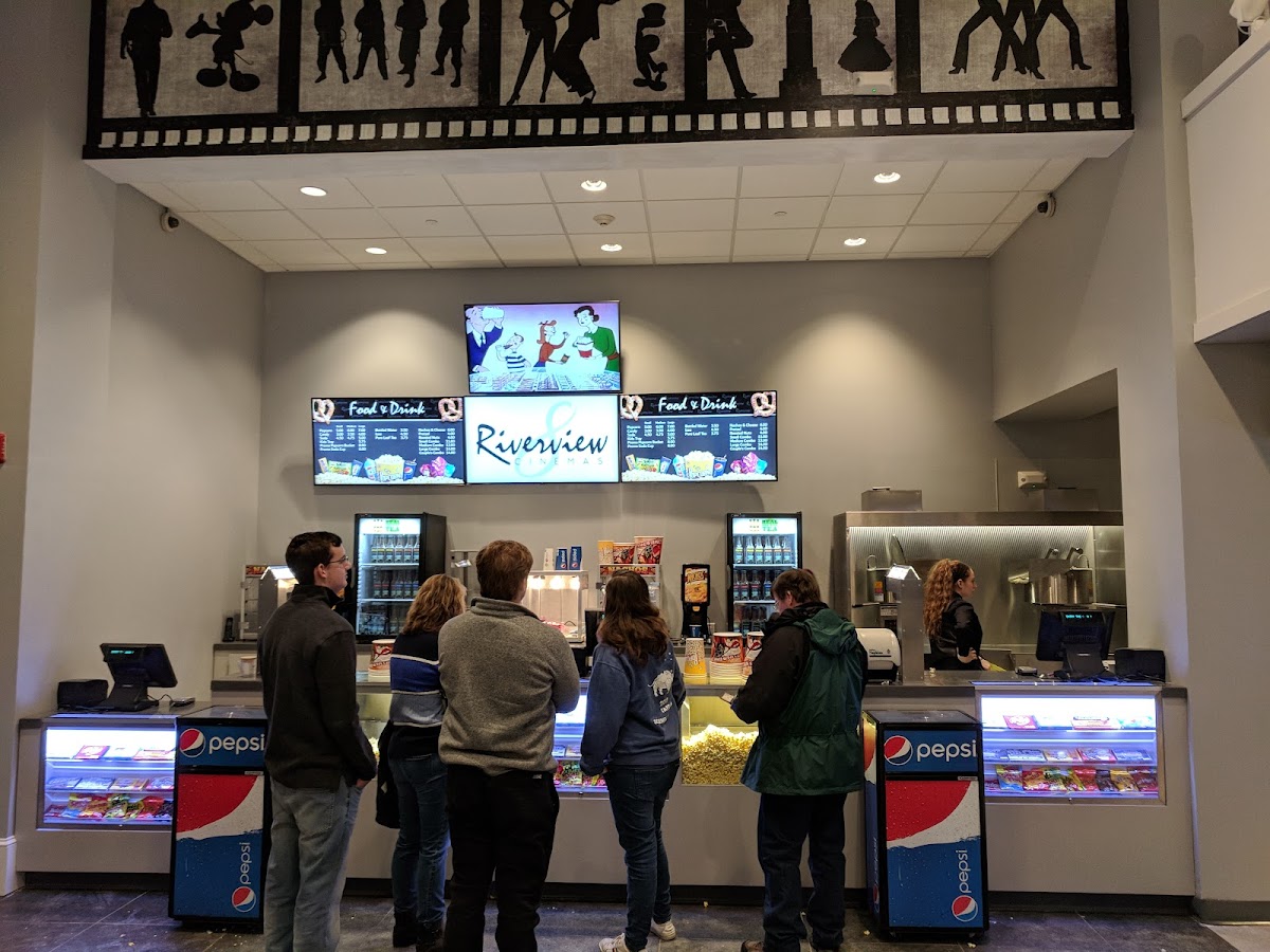 Riverview Cinemas 8 & Playhouse photo 4