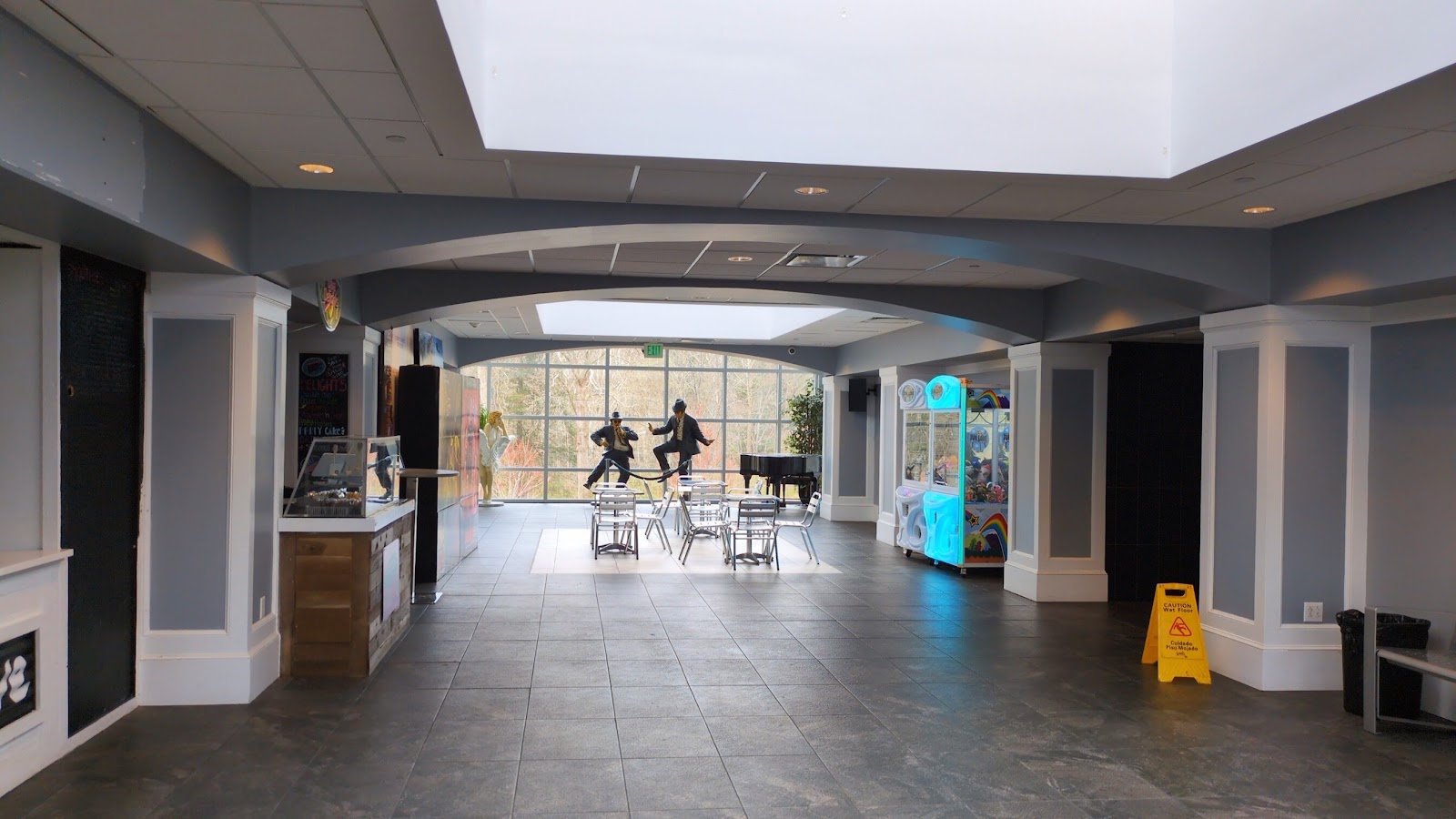 Riverview Cinemas 8 & Playhouse photo 5