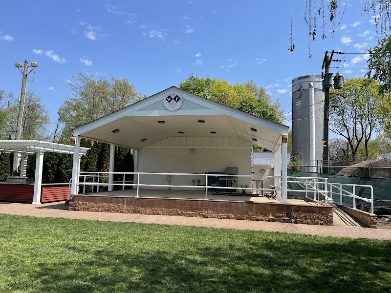 Roger Fay Williston Park Pool photo 3