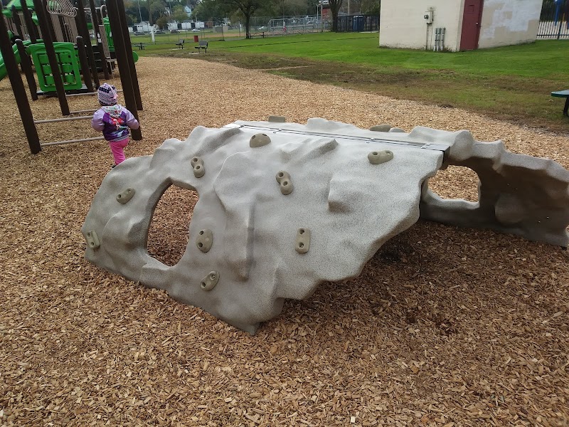 Rogers Park playground photo 4