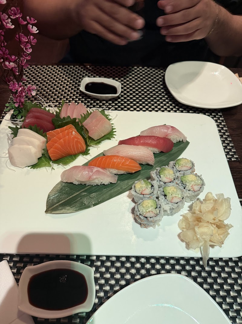 Ruka Asian Fusion Sushi & Lounge photo 4
