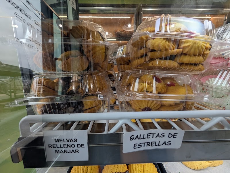 Sabor Ambateño Bakery Norwalk photo 4