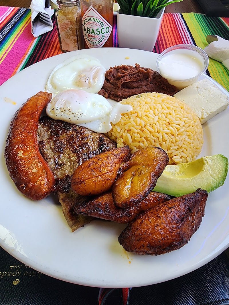 SalvadoreΓ±o and mexican grill restaurant photo 2