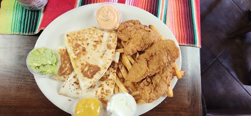 Salvadoreño and mexican grill restaurant photo 5