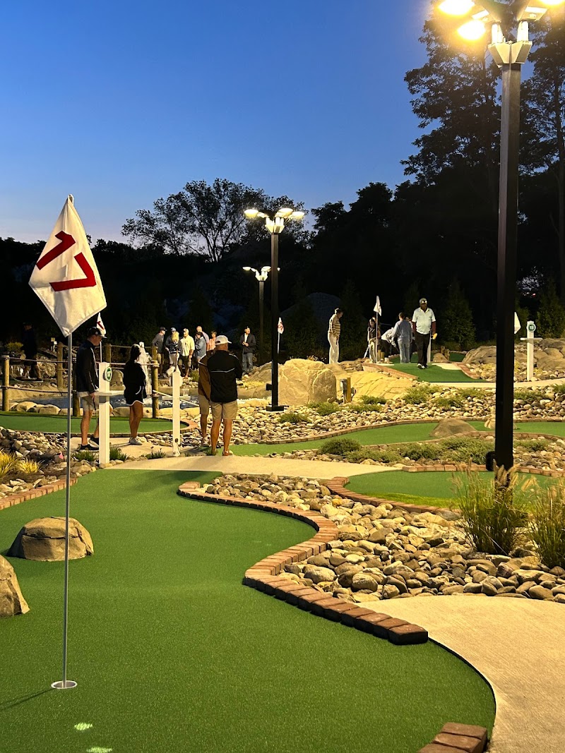 Sandy Pond Links photo 4