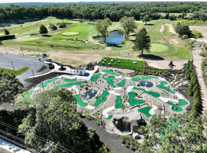Sandy Pond Links photo 5