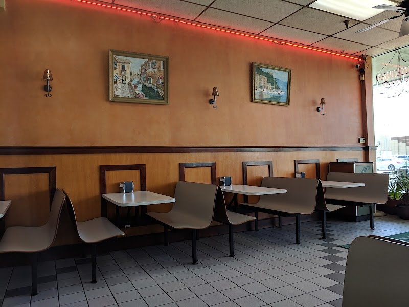 Savarona's Pizzeria photo 4