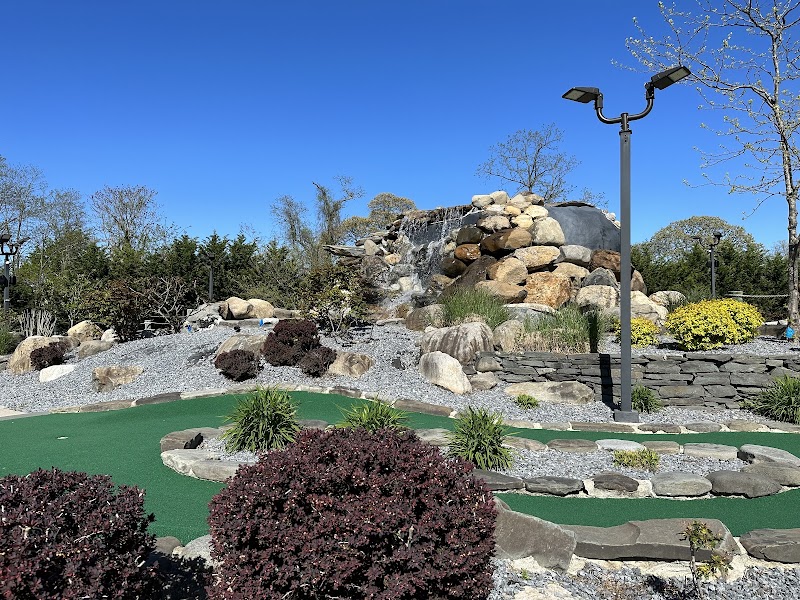 Sayville Falls Mini Golf photo 2