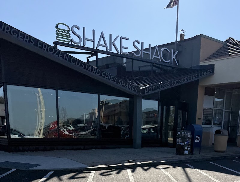 Shake Shack New Hyde Park photo 4