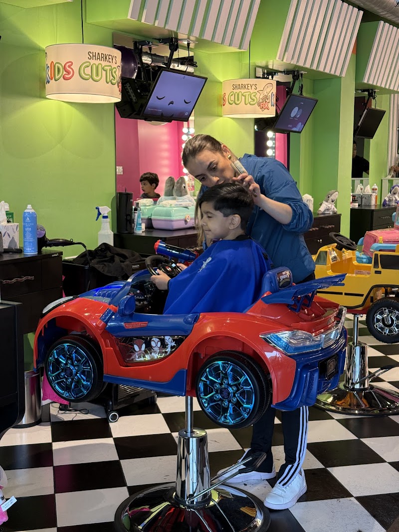 Sharkey's Cuts for Kids - Woodbury, NY photo 3