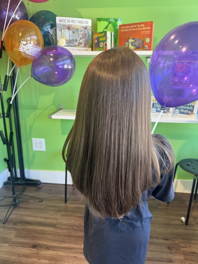 Sharkey's Cuts for Kids - Woodbury, NY photo 5