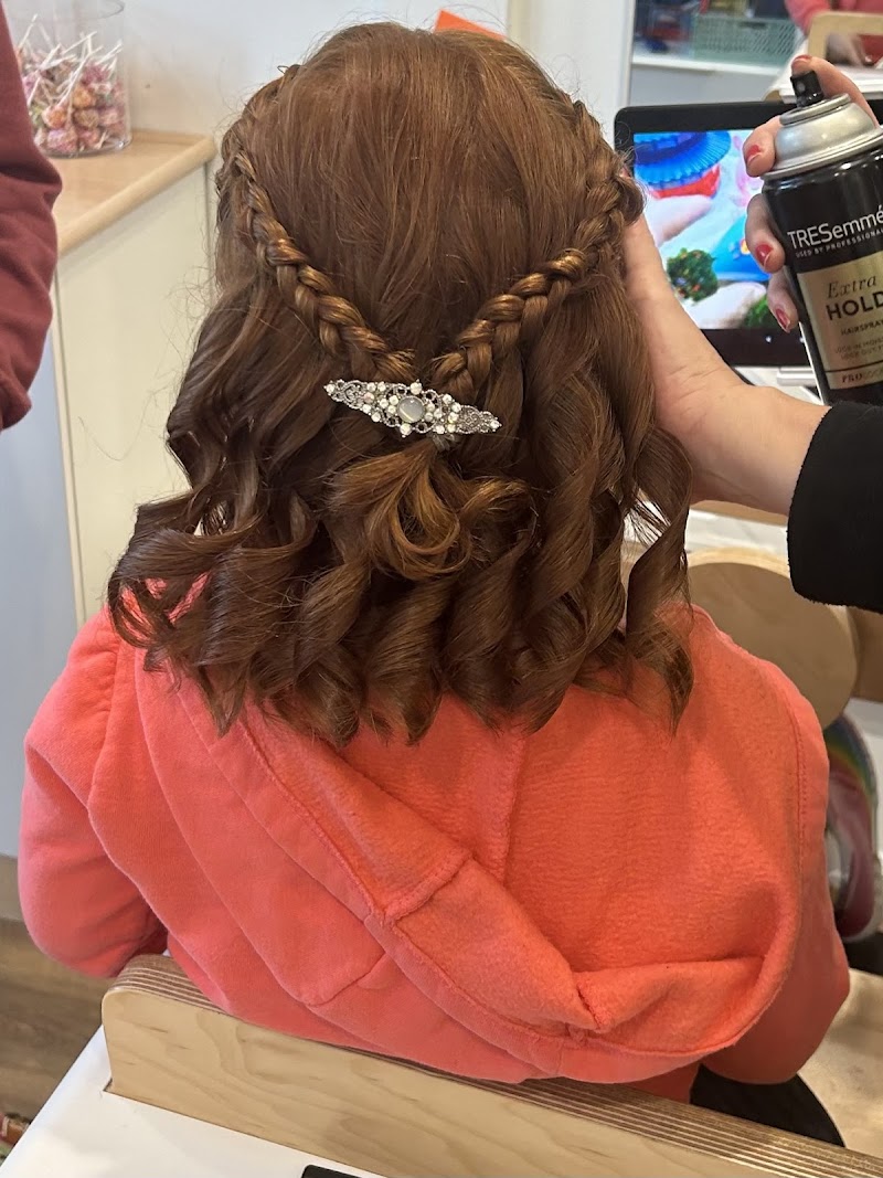 Sit Still Kids Salon Long Island - Port Washington photo 2