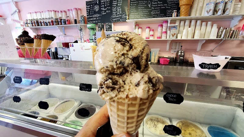 Skipperdee's L'il Ice Cream Shop photo 3