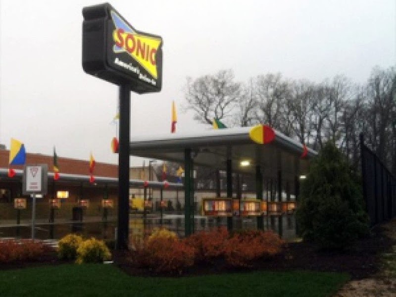 Sonic Drive-In photo 4