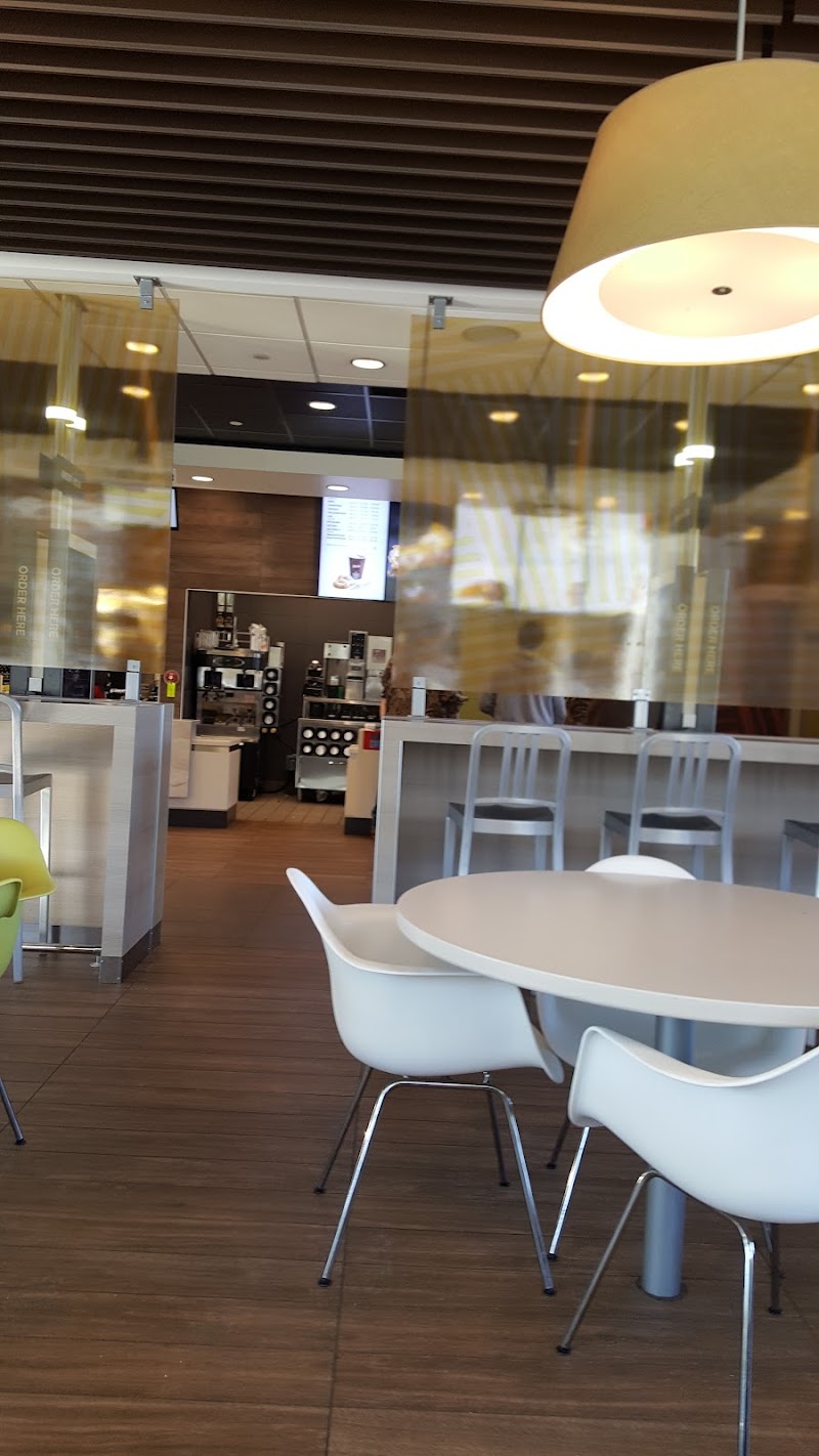 Strathmore Commons Shopping Mall photo 2