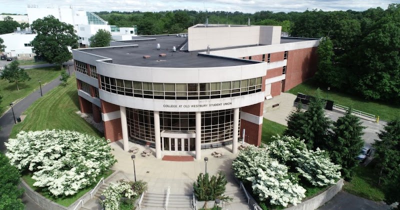 SUNY Old Westbury photo 2