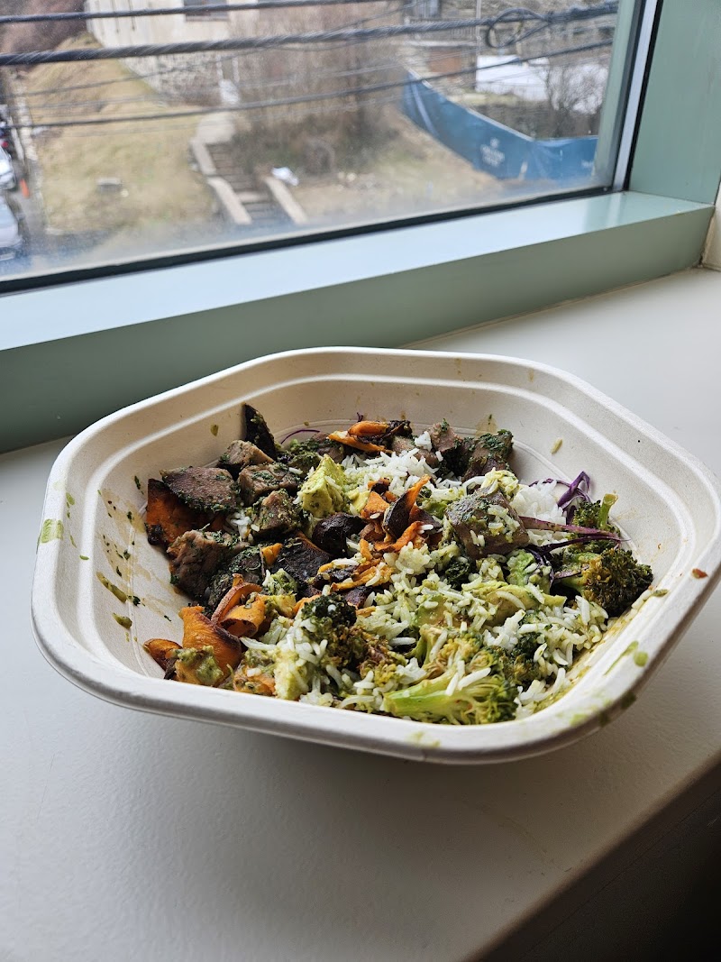 sweetgreen - Healthy Salads, Bowls and Plates photo 3