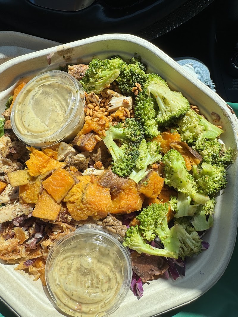 sweetgreen - Healthy Salads, Bowls and Plates photo 4