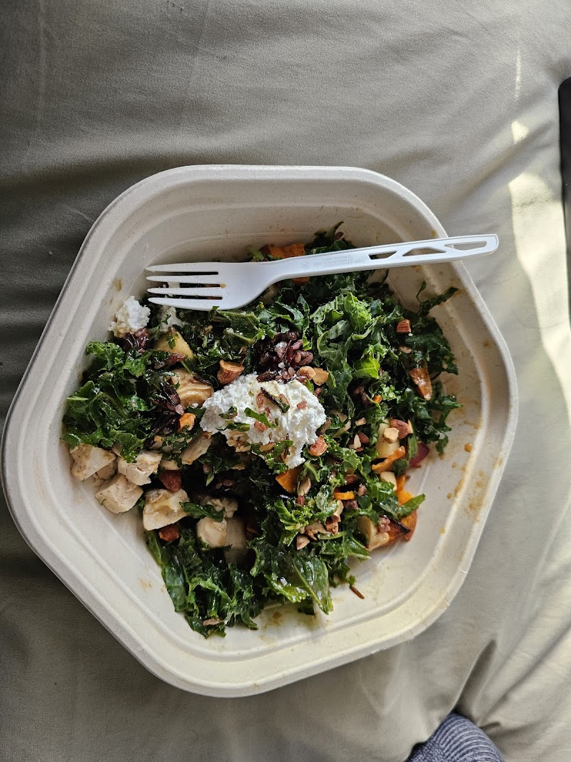 sweetgreen - Healthy Salads, Bowls and Plates photo 2