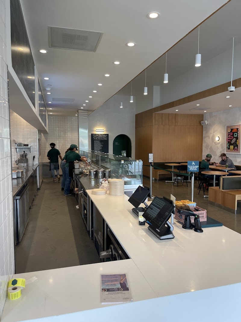 sweetgreen - Healthy Salads, Bowls and Plates photo 3