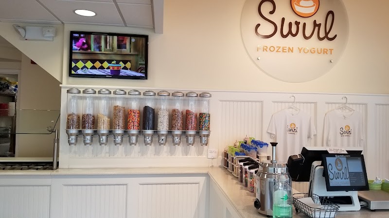 Swirl Frozen Yogurt photo 3