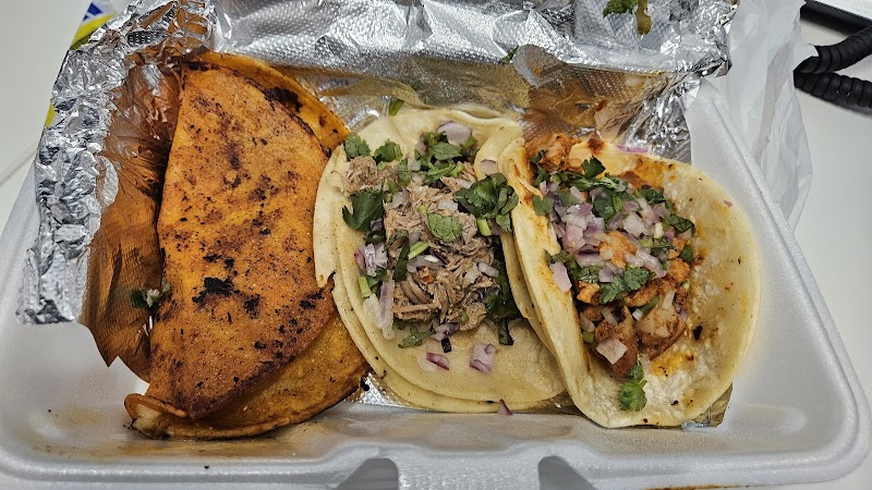 TACO EL CHINGÓN (Bellmore) photo 3