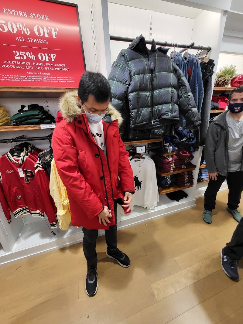 Tanger Outlets Riverhead photo 3