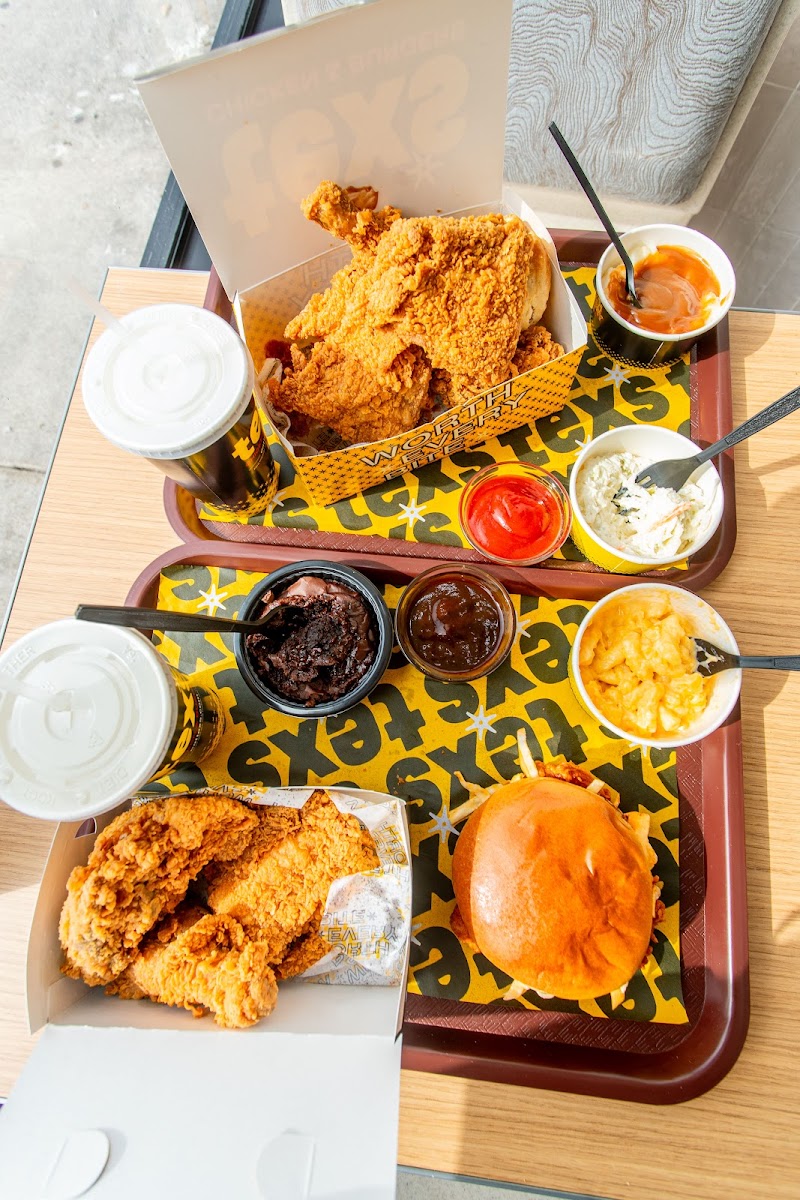 Texβs Chicken & Burgers photo 2