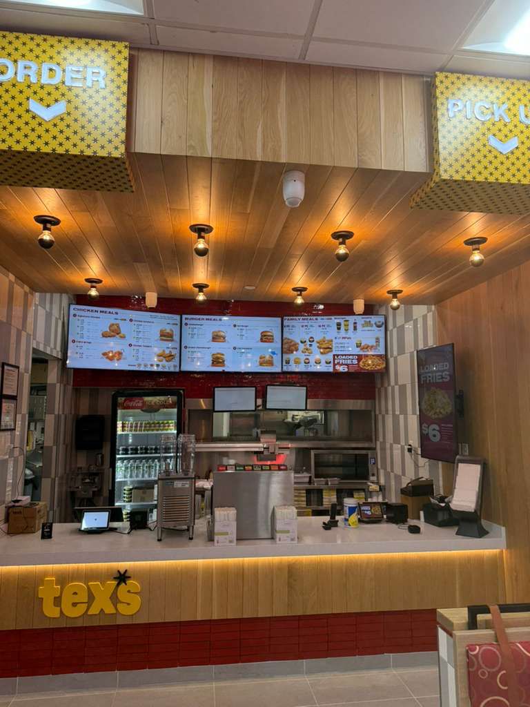 Tex's Chicken & Burgers photo 1