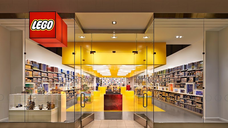 The LEGO® Store Smith Haven Mall photo 2