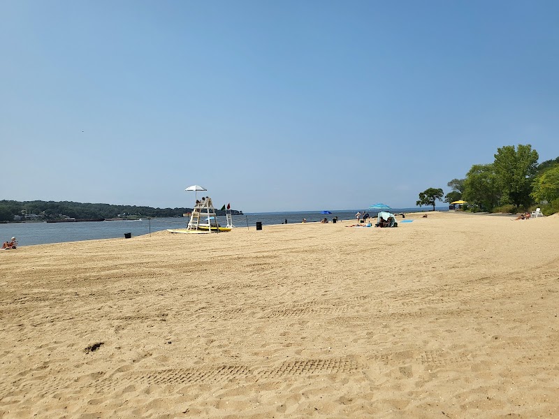 The Sunset Club at Tappen Beach photo 4