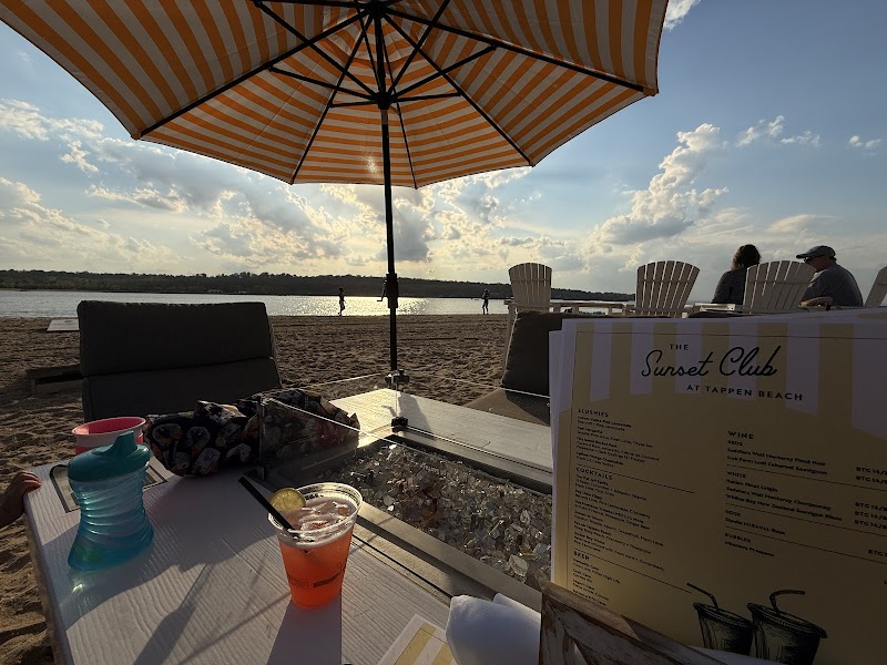 The Sunset Club at Tappen Beach photo 5