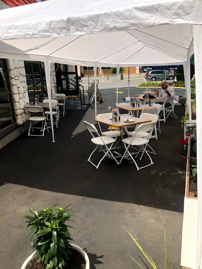 Thornwood Coach Diner photo 4