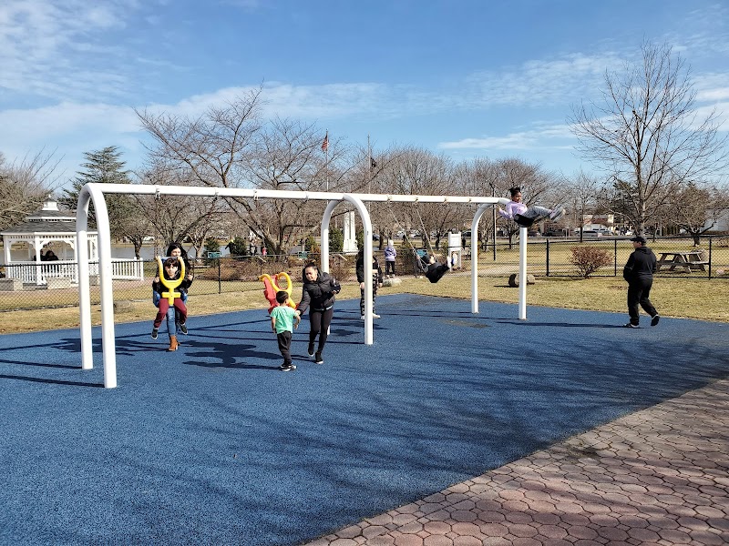 Tot Lot Playground at Babylon Town Hall Park - Rubber Mat photo 4