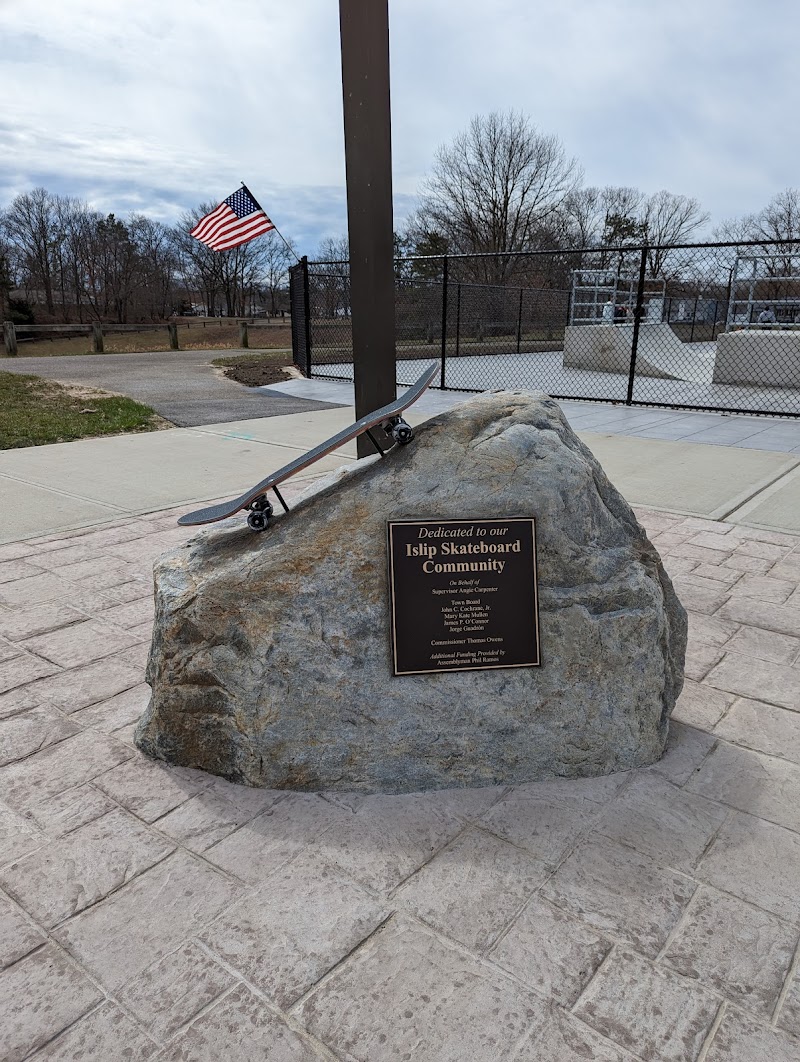 Town of Islip Skatepark photo 3