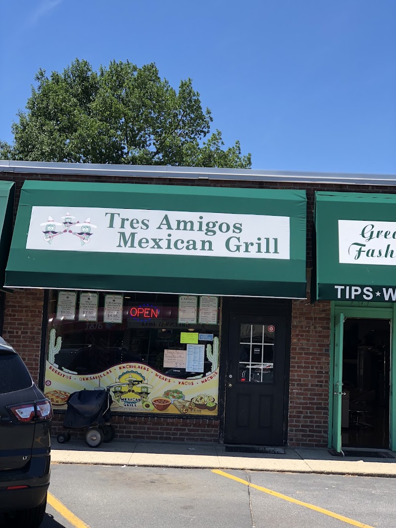 Tres Amigos photo 1