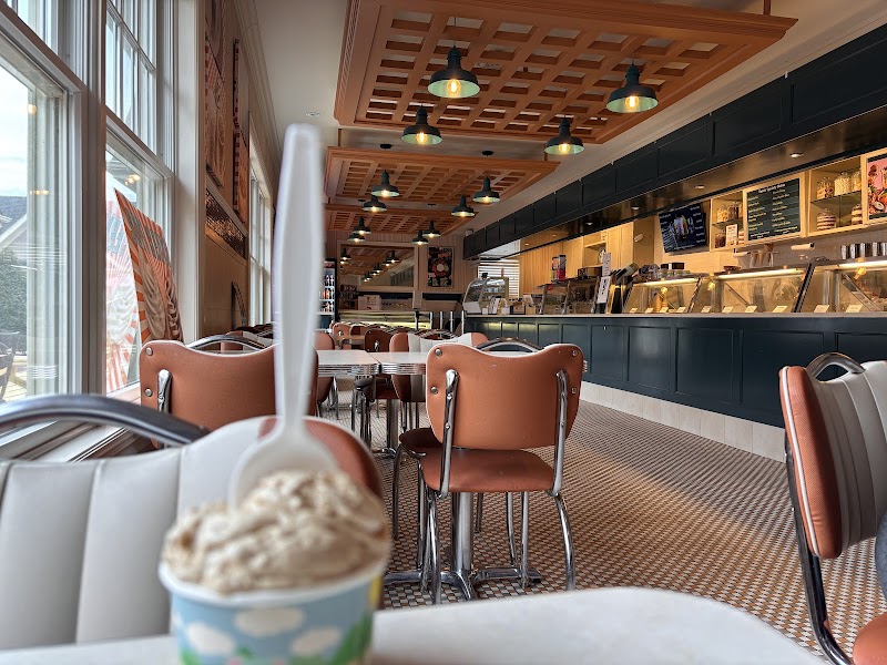 Tweets Ice Cream Café photo 4
