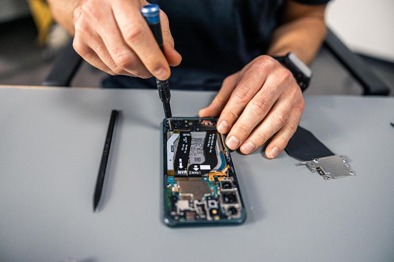 uBreakiFix - Phone and Computer Repair photo 5