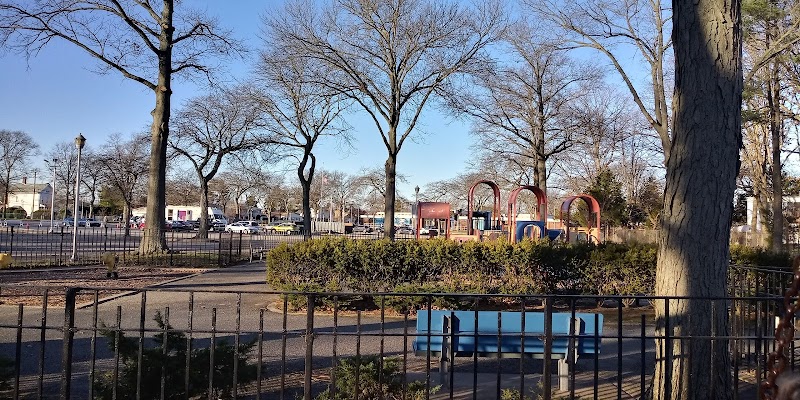 Veterans Memorial Park Pool photo 3