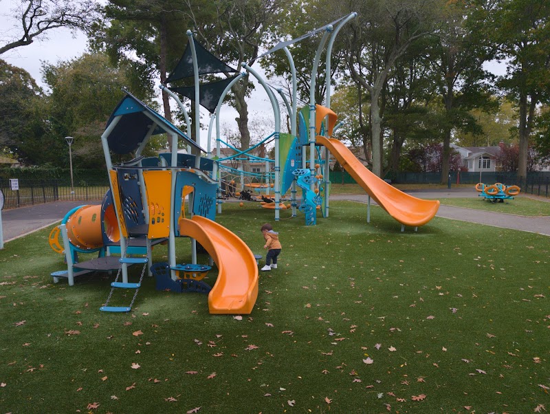 Veterans Memorial Park Pool photo 5
